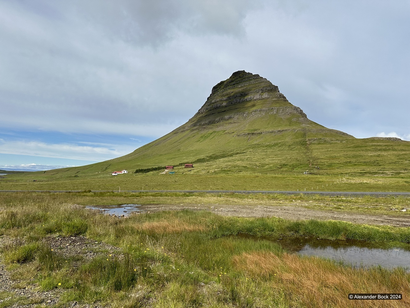 Kirkjufell from the road